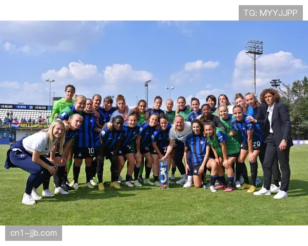 国际米兰赛季回顾：十场比赛九胜，强势登顶